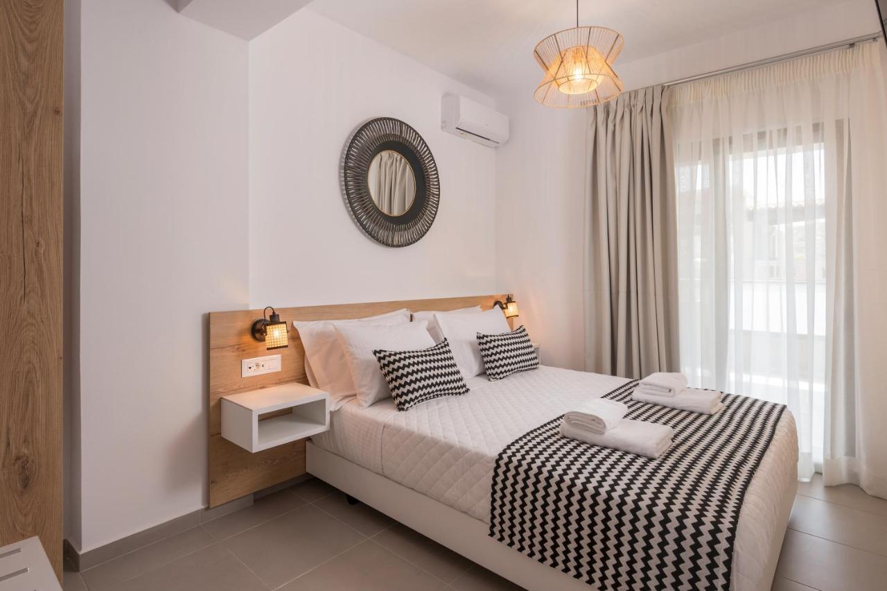 Indigo Blue Seaside Deluxe Apartments 키사모스 외부 사진