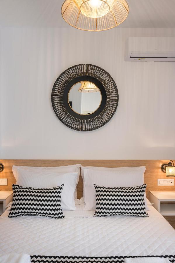 Indigo Blue Seaside Deluxe Apartments 키사모스 외부 사진