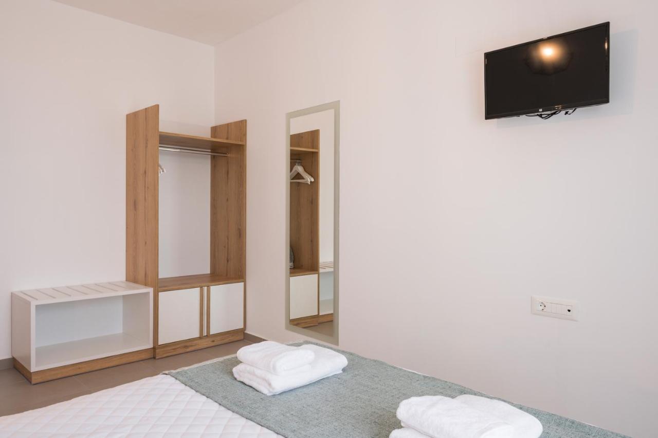 Indigo Blue Seaside Deluxe Apartments 키사모스 외부 사진