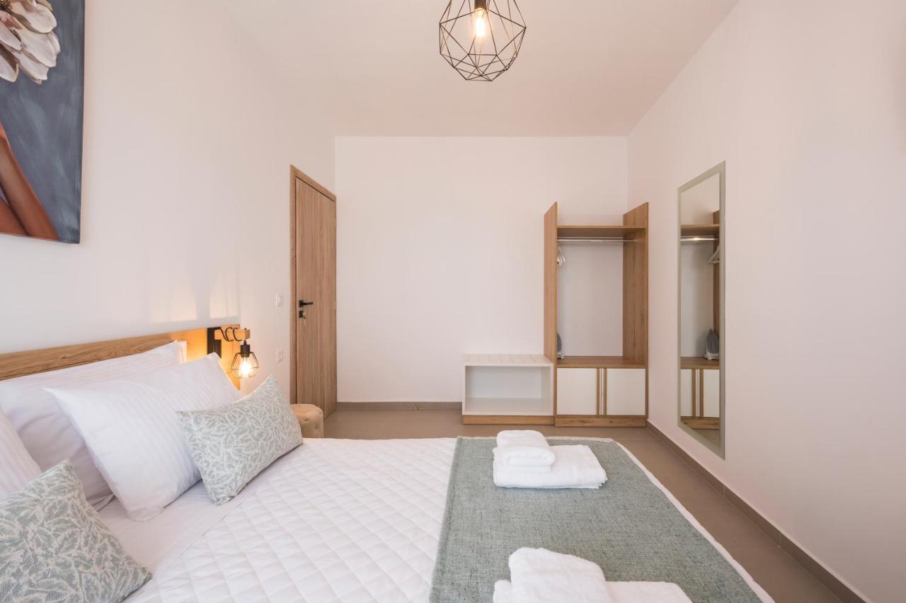Indigo Blue Seaside Deluxe Apartments 키사모스 외부 사진
