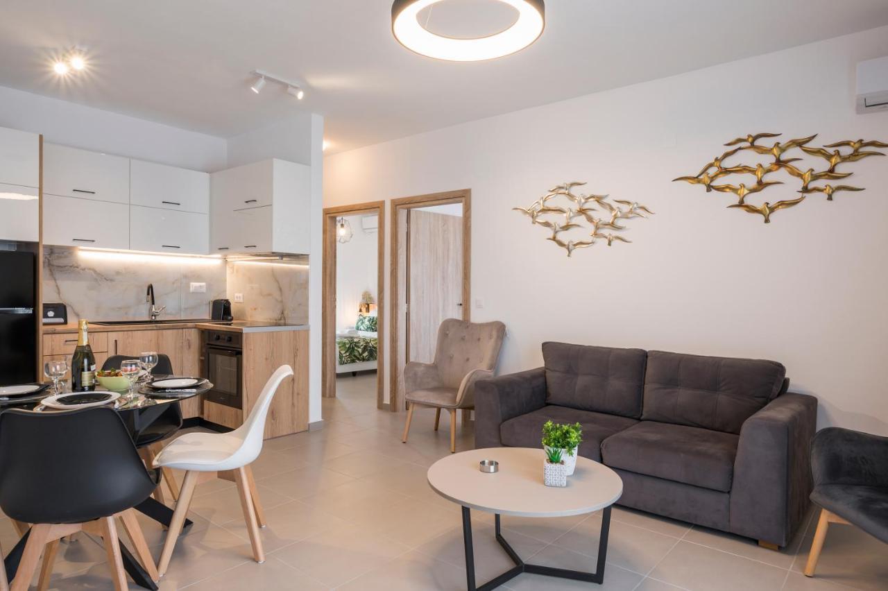 Indigo Blue Seaside Deluxe Apartments 키사모스 외부 사진