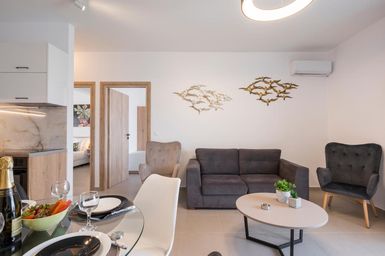 Indigo Blue Seaside Deluxe Apartments 키사모스 외부 사진