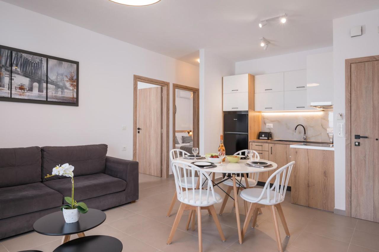 Indigo Blue Seaside Deluxe Apartments 키사모스 외부 사진