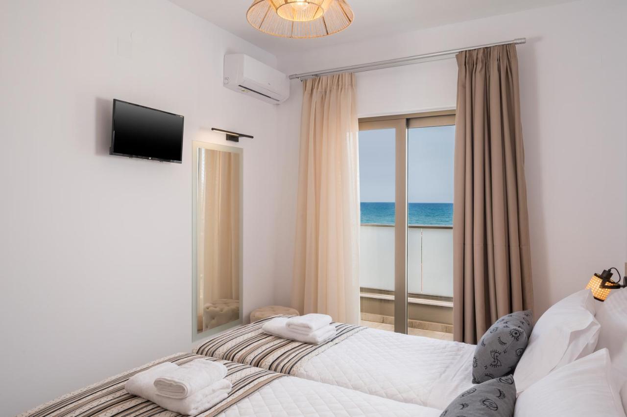 Indigo Blue Seaside Deluxe Apartments 키사모스 외부 사진