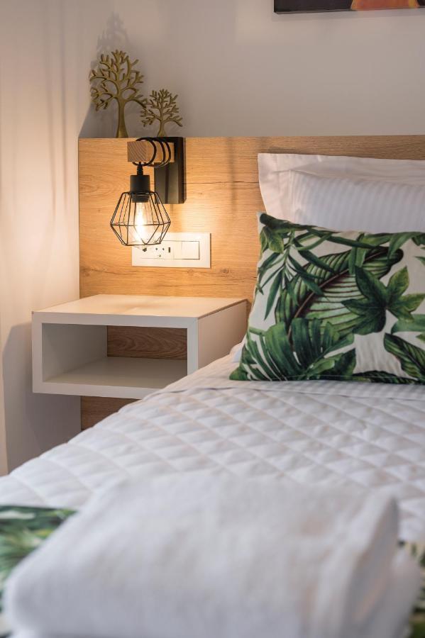 Indigo Blue Seaside Deluxe Apartments 키사모스 외부 사진