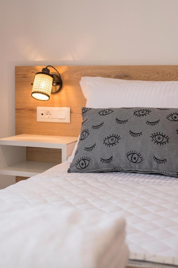Indigo Blue Seaside Deluxe Apartments 키사모스 외부 사진