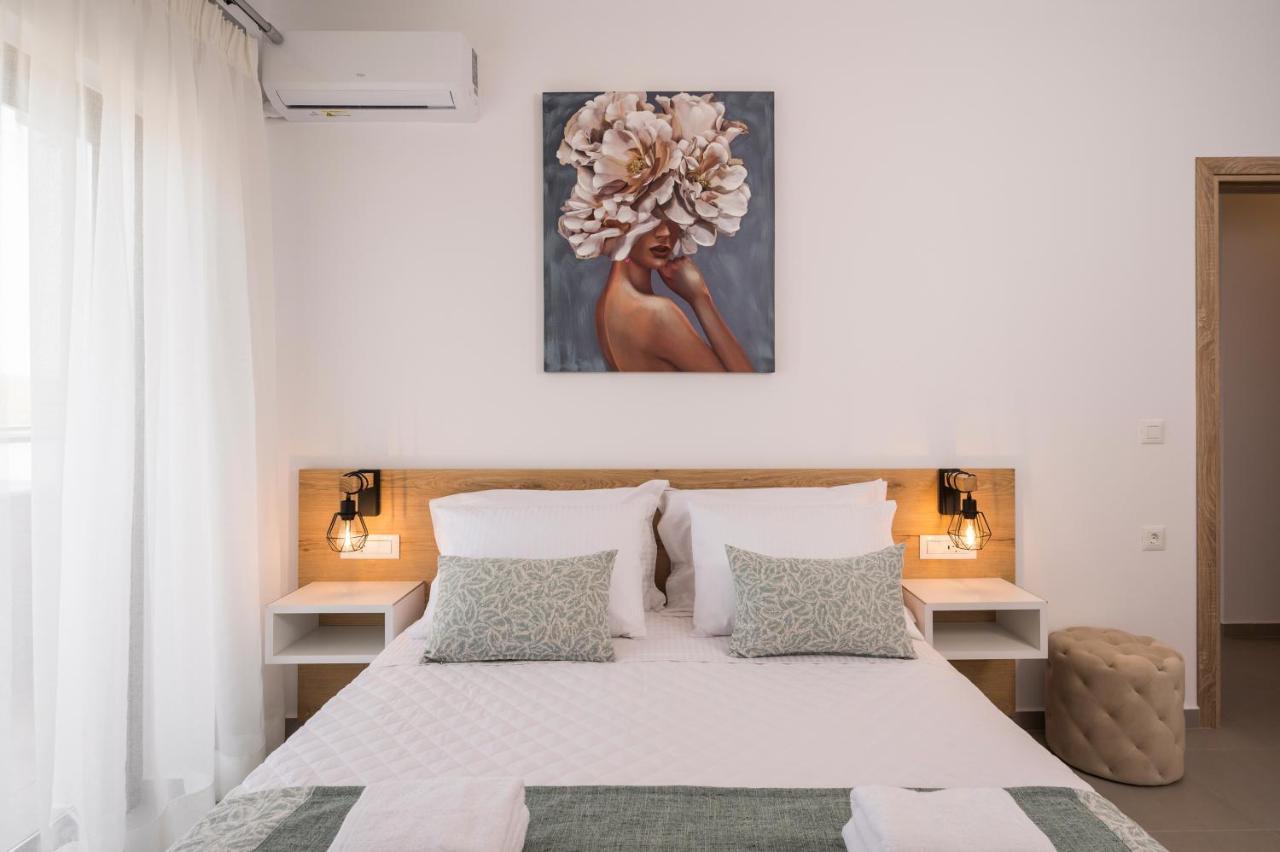 Indigo Blue Seaside Deluxe Apartments 키사모스 외부 사진